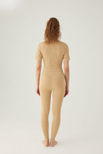 Load image into Gallery viewer, Seamless ribbed leggings with contrast zip Latte
