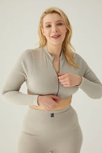 Load image into Gallery viewer, Contrast zip front longsleeve cropped jacket Dove Grey
