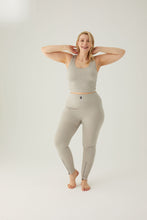 Load image into Gallery viewer, seamless ribbed leggings with contrast zip Dove Grey
