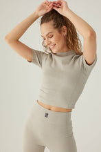 Load image into Gallery viewer, Scoopneck ribbed seamless shortsleeve top Dove Grey
