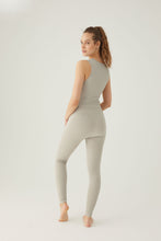 Load image into Gallery viewer, Ribbed seamless sports top with panel details Dove Grey
