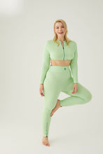 Load image into Gallery viewer, Seamless ribbed leggings with contrast zip Pistachio

