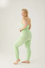 Load image into Gallery viewer, Seamless leggings with wide waistband Pistachio
